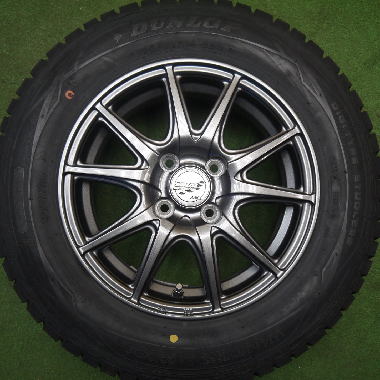 バリ溝！キレイ！9.5分以上★スタッドレス 185/70R14 ダンロップ ウインターマックス WM01 FINAL SPEED MiD ファイナルスピード マルカ 14インチ PCD100/4H★6012102Hス