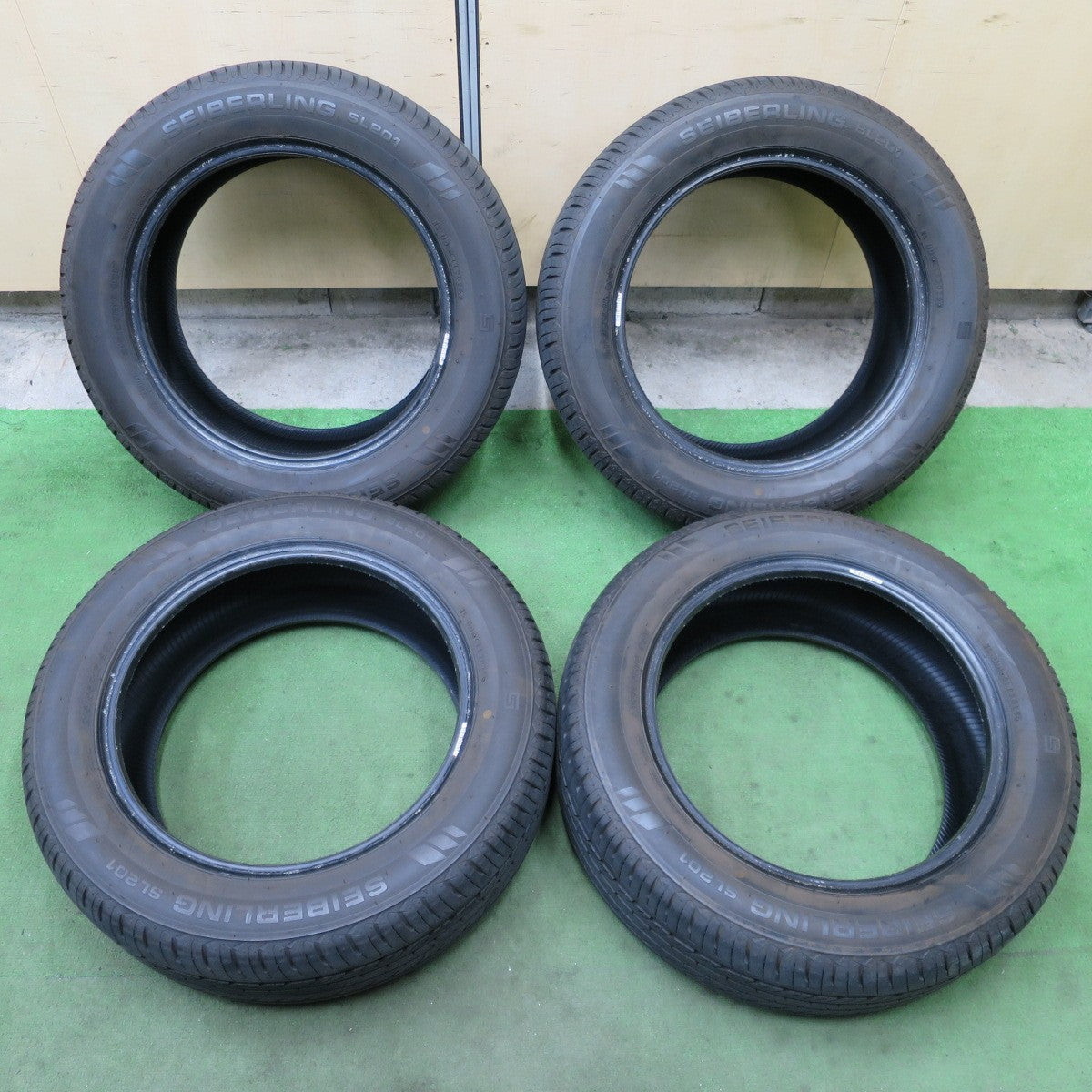 超バリ溝！25年！9.5分以上★215/55R16 セイバーリング SL201 タイヤ 16インチ クラウン インサイト レジェンド プレサージュ 等★6041303NGノタ