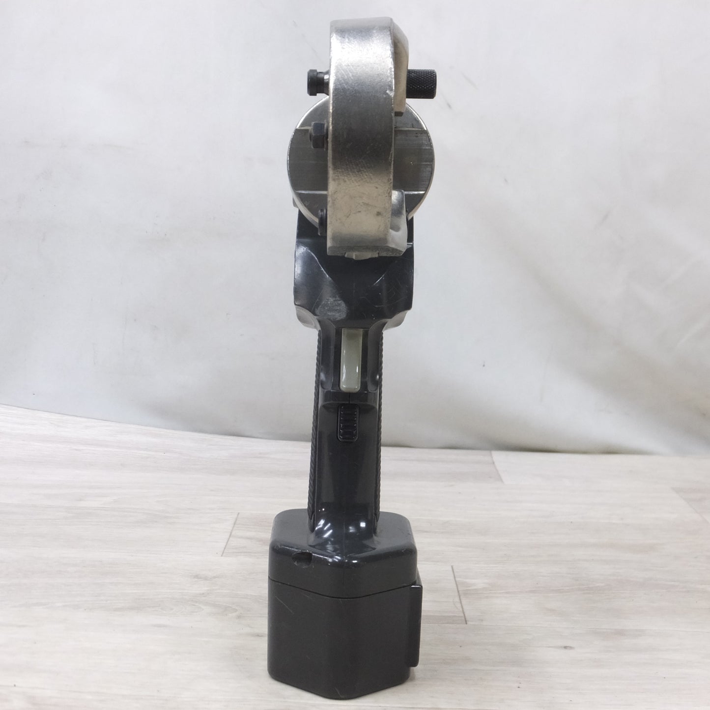 [送料無料] 付属品付き◆IZUMI 電動 油圧式 工具 充電式 12V REC-150E1 バッテリー 充電器 ケース ダイス 付き 電動 工具◆