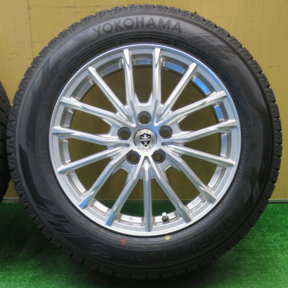未使用！24年！キレイ★ライズ ロッキー 等 195/65R16 スタッドレス ヨコハマ アイスガード iG60 ESTROSA エステローザ 16インチ PCD100/5H★5110601NJス