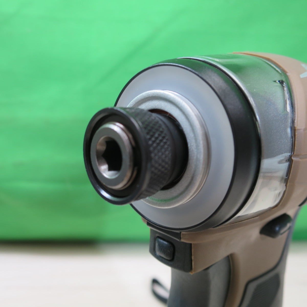 [送料無料] 未使用！バッテリー2個☆マキタ 充電式 インパクトドライバ TD173DGXAB 電動 工具 18V makita バッテリー BL1860B 充電器 DC18RF☆