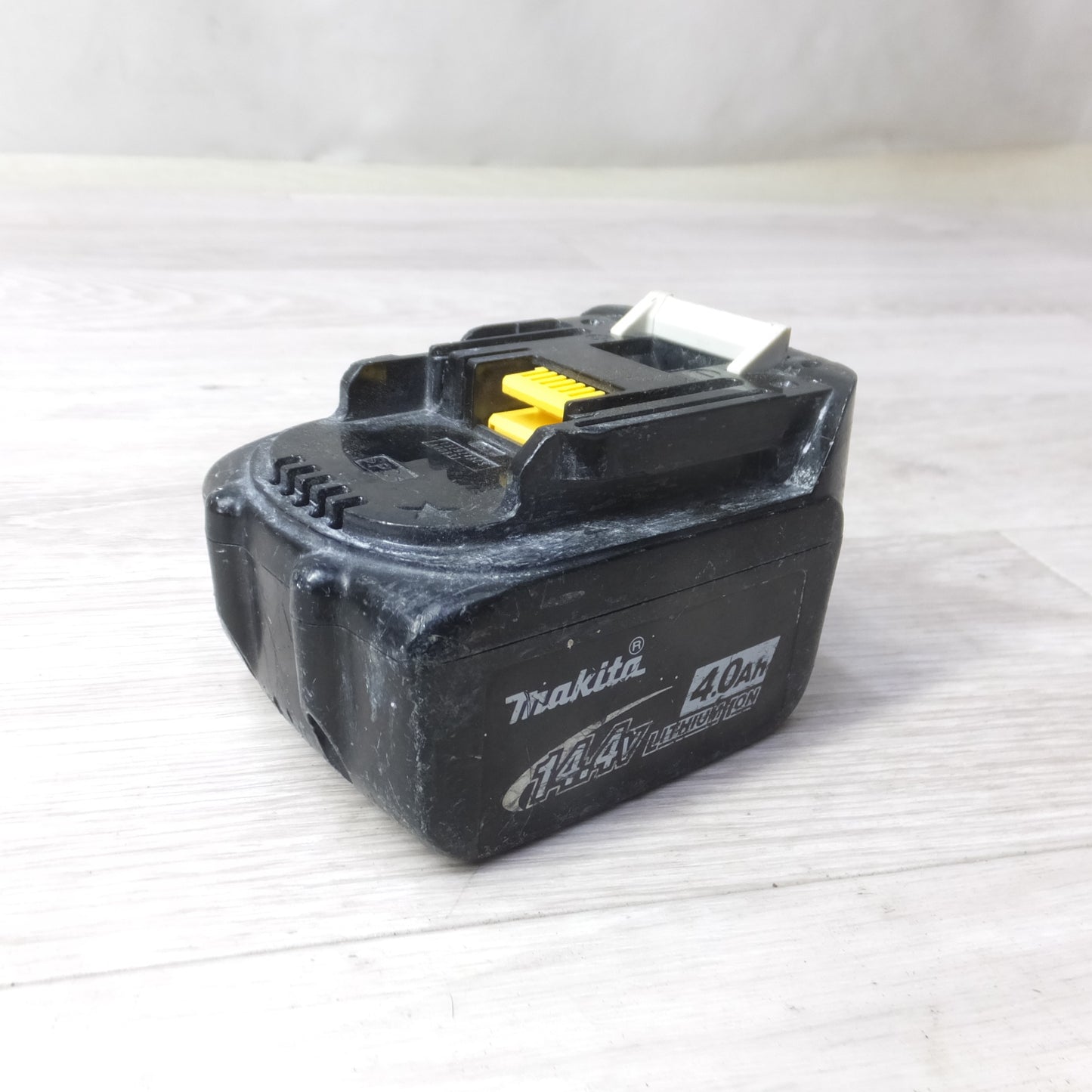 [送料無料] ◆makita マキタ Li-on リチウムイオンバッテリー BL1440 DC14.4V 4.0Ah 58Wh 電動工具◆