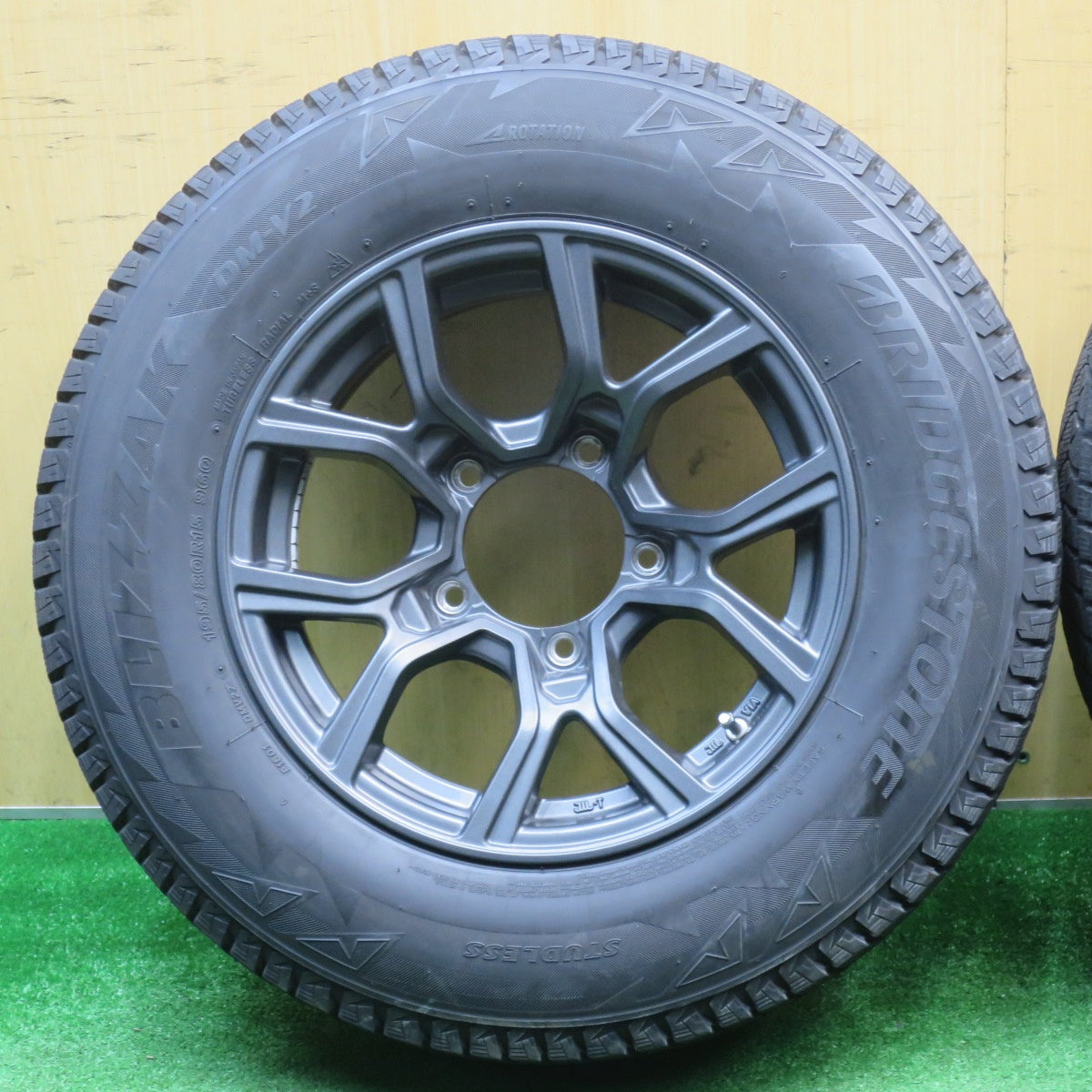 バリ溝！21年！キレイ！8.5分★スタッドレス 195/80R15 ブリヂストン ブリザック DM-V2 社外 アルミ 15インチ PCD139.7/5H★5111801NJス