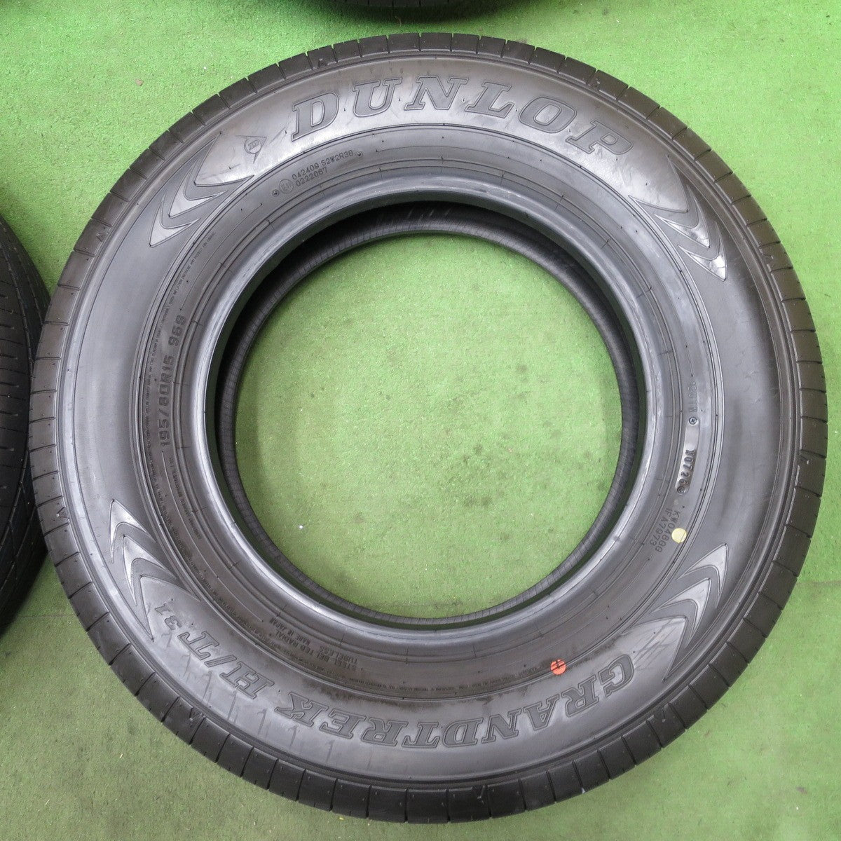 新車外し！26年★195/80R15 ダンロップ グラントレック H/T31 タイヤ 15インチ ジムニーシエラ ジムニーノマド 等★6040302NGノタ