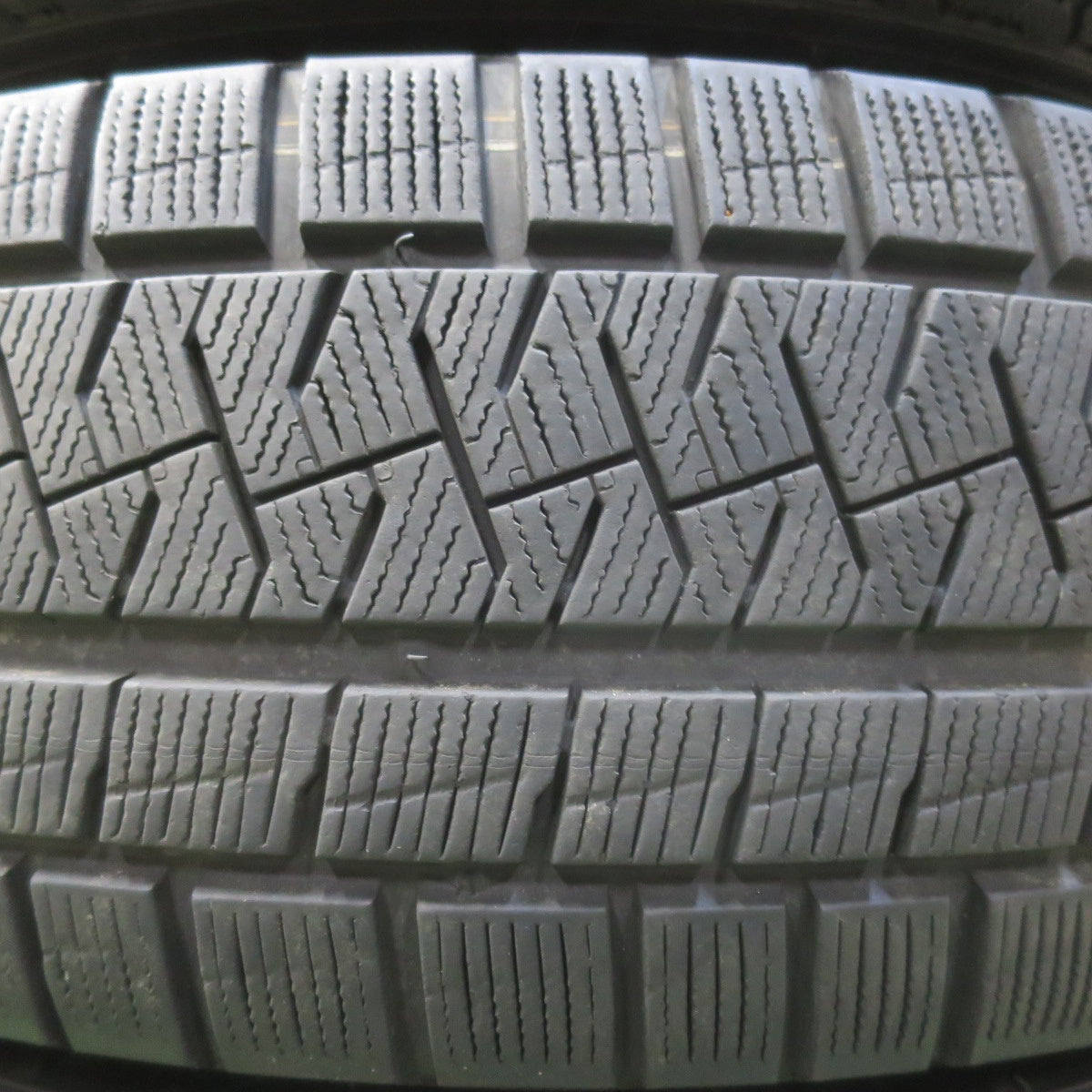 4本価格★スタッドレス 215/65R16 ピレリ アイスアシンメトリコ プラス Treffer トレファー 16インチ PCD114.3/5H★51020301イス