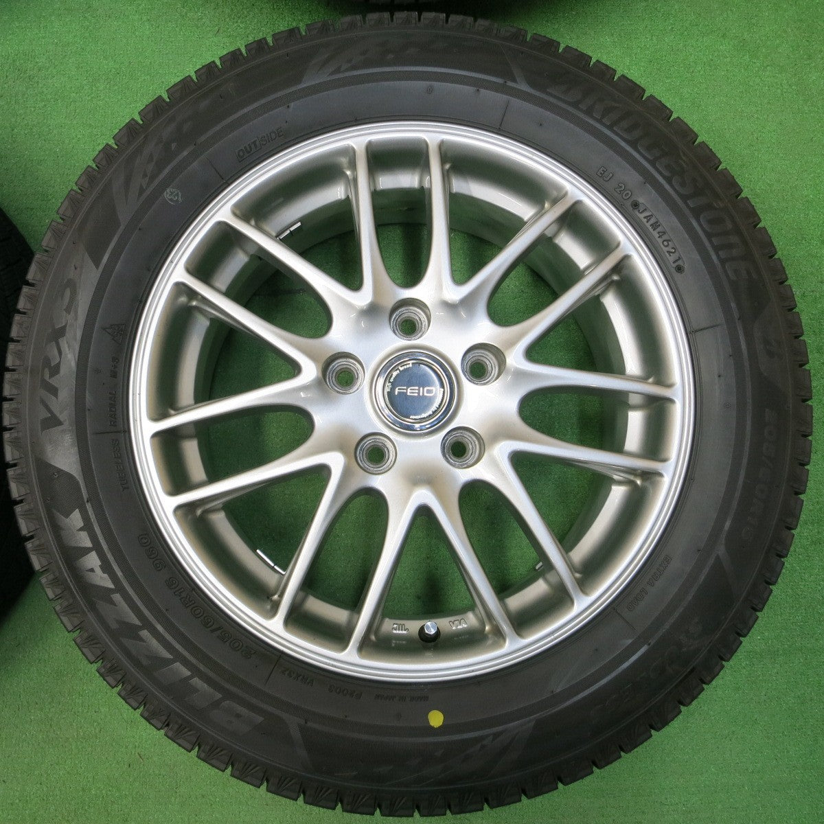 *送料無料* バリ溝！21年！綺麗！ほぼ10分★スタッドレス 205/60R16 ブリヂストン ブリザック VRX3 FEID 16インチ PCD114.3/5H★4043002イス