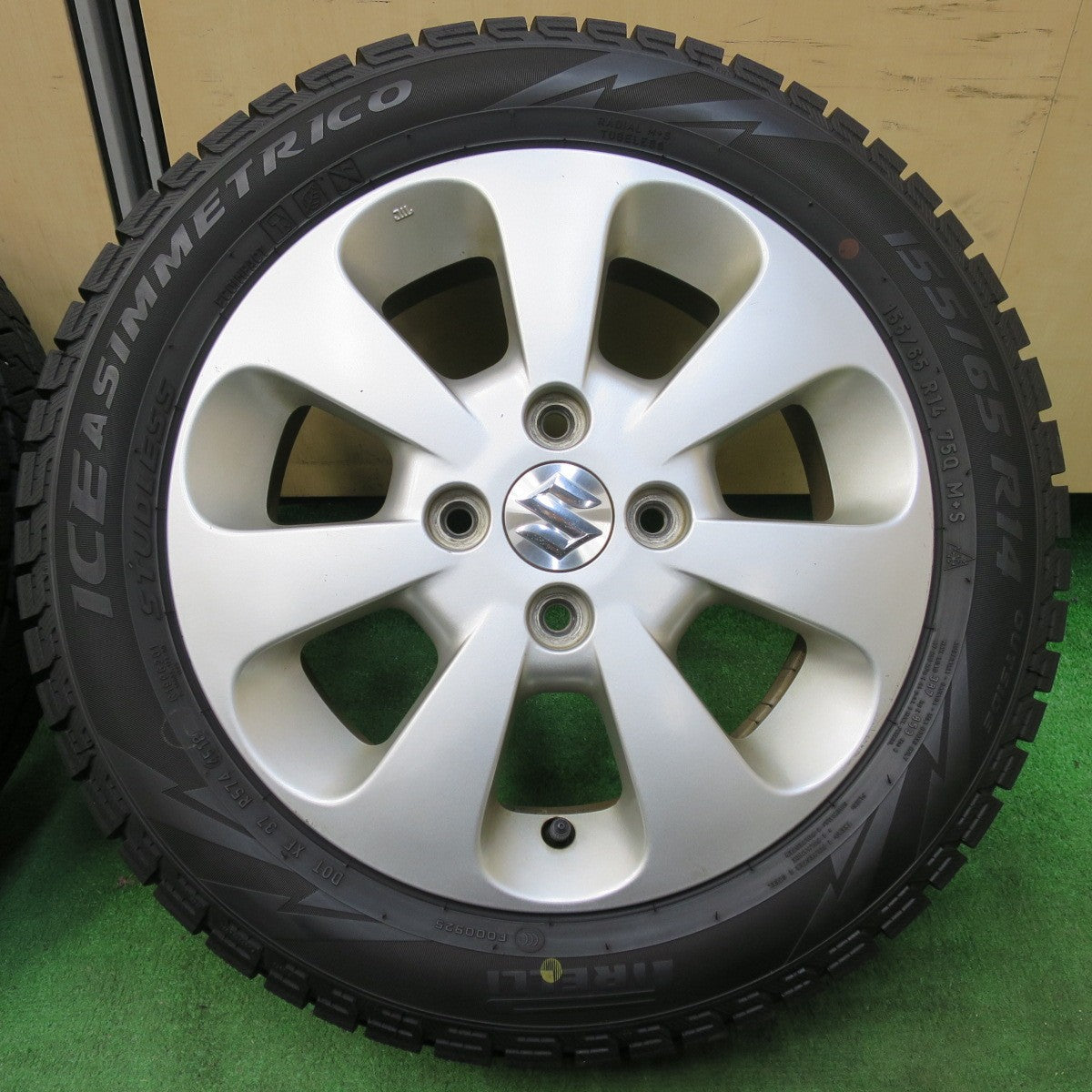 [送料無料] バリ溝！9分★スズキ パレット 純正 155/65R14 スタッドレス ピレリ アイスアシンメトリコ 14インチ PCD100/4H★4112001イス