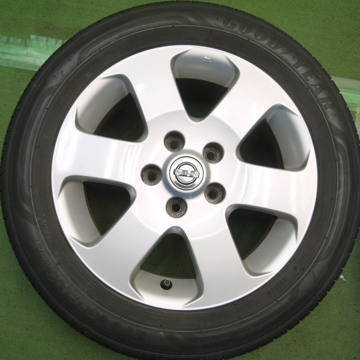 バリ溝！23年！キレイ！9.5分◎日産 C25 セレナ ハイウェイスター 純正 195/60R16 グッドイヤー EfficientGrip Comfort 16インチ PCD114.3/5H◎6091802Hノ