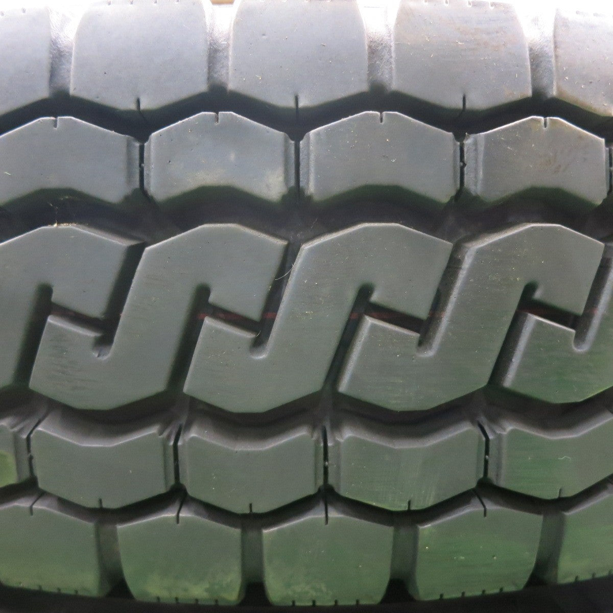 *送料無料* バリ溝！20年！8.5分★トラック タイヤ 195/85R16 114/112N ブリヂストン エコピア M812 ミックス オールシーズン 16インチ★4071402HAノタ