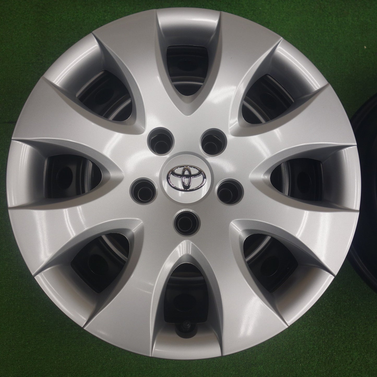 新車外し★トヨタ プリウスα 純正 スチール ホイール 16インチ 16×6.5J PCD114.3/5H★6041301KTホ