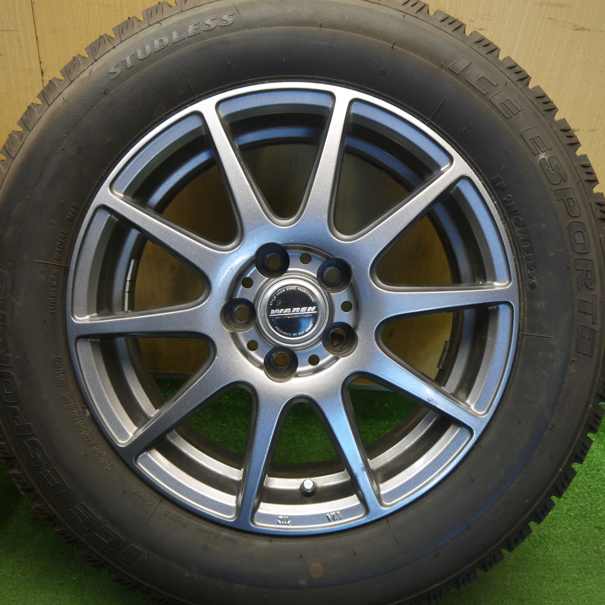 バリ溝！22年！9.5分以上◎プリウス 等 195/65R15 スタッドレス アイスエスポルテ WAREN ヴァーレン 15インチ PCD100/5H◎6090202Hス