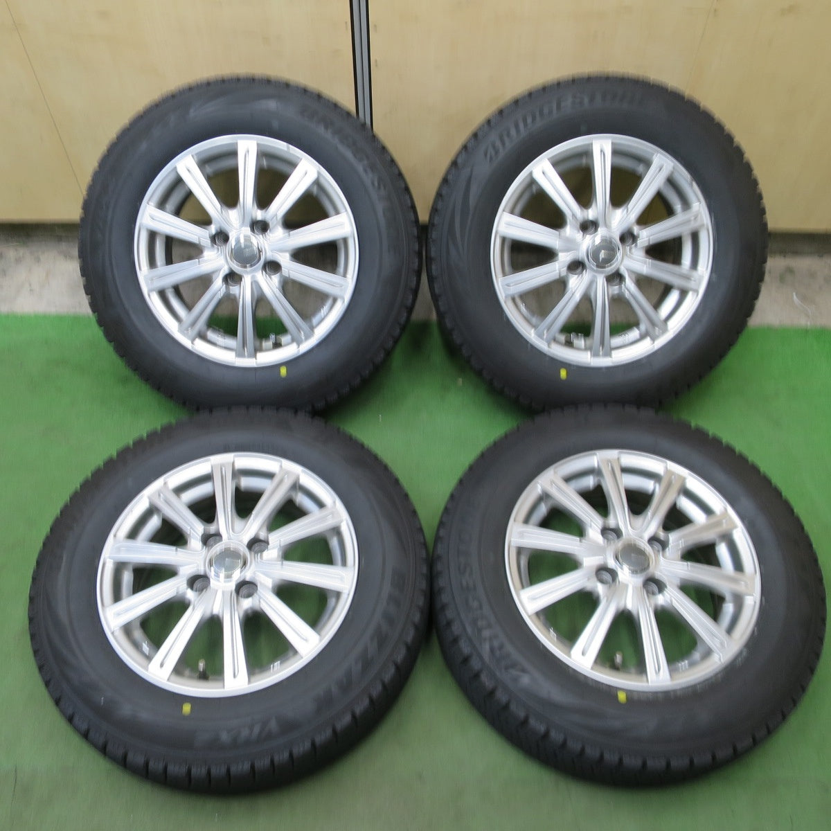 バリ溝！23年！ほぼ10分◎スタッドレス 175/70R14 ブリヂストン ブリザック VRX2 MiLLOUS PS ミルアス 14インチ PCD100/4H◎6091803NGス