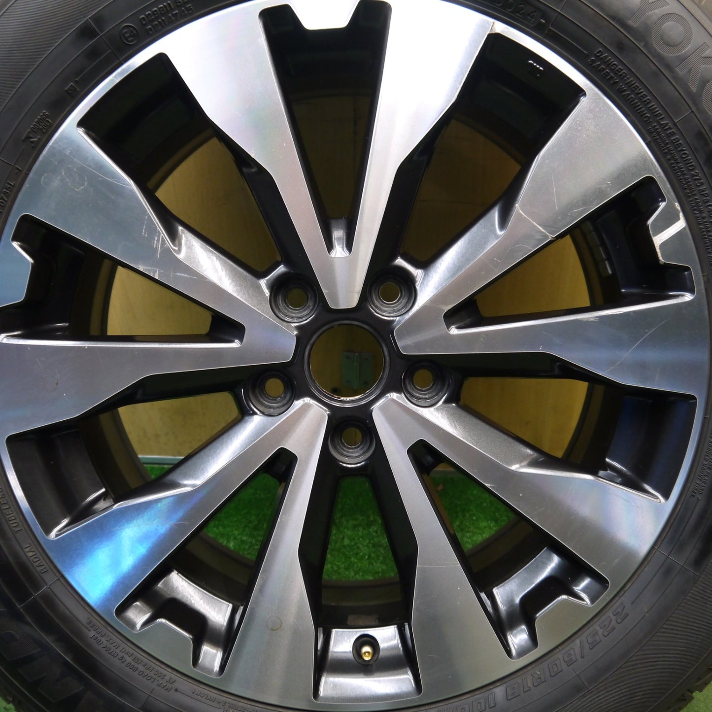 バリ溝！24年！9.5分！1本★スバル BS9 レガシィ アウトバック 純正 225/60R18 ヨコハマ ジオランダー CV G058 18インチ PCD114.3/5H★6020303Hノ
