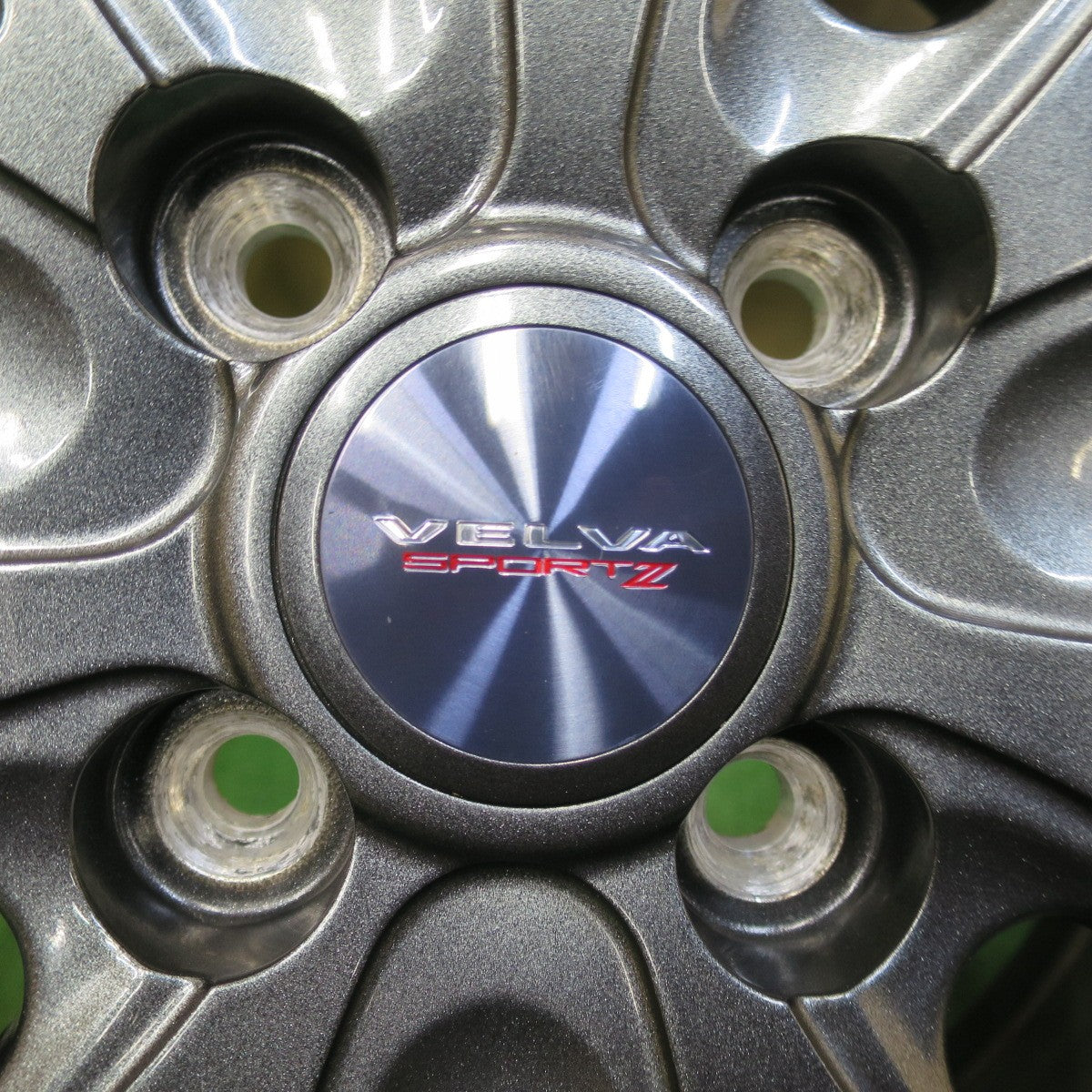 バリ溝！21年！キレイ！9.5分以上★スタッドレス 185/60R15 ヨコハマ アイスガード iG70 VELVA SPORTZ ヴェルヴァ 15インチ PCD100/4H★5111804イス