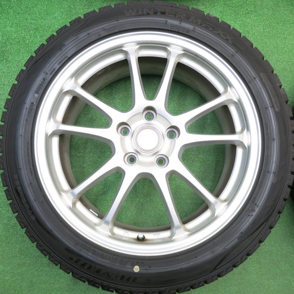 バリ溝！24年！キレイ！9.5分以上★スタッドレス 225/50R18 ダンロップ ウインターマックス WM02 ECO FORME SE-10 エコフォルム 18インチ PCD114.3/5H★5112508HAス