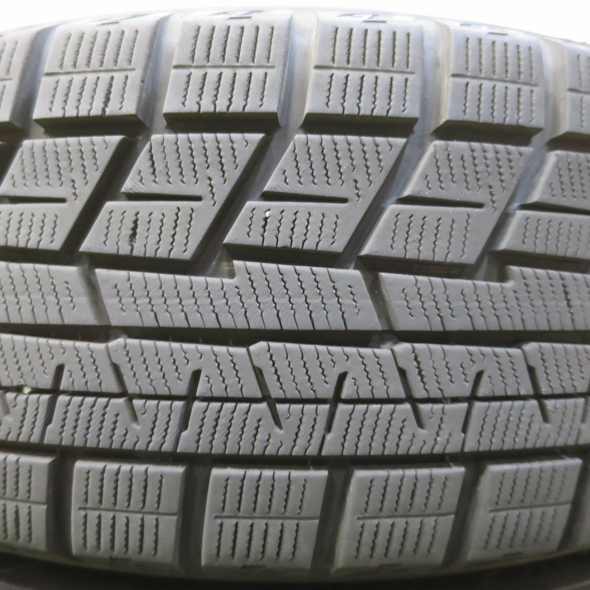 バリ溝！22年！キレイ！9.5分◎スタッドレス 205/60R16 ヨコハマ アイスガード iG60 MiLLOUS DF ミルアス 16インチ PCD114.3/5H◎6100705イス