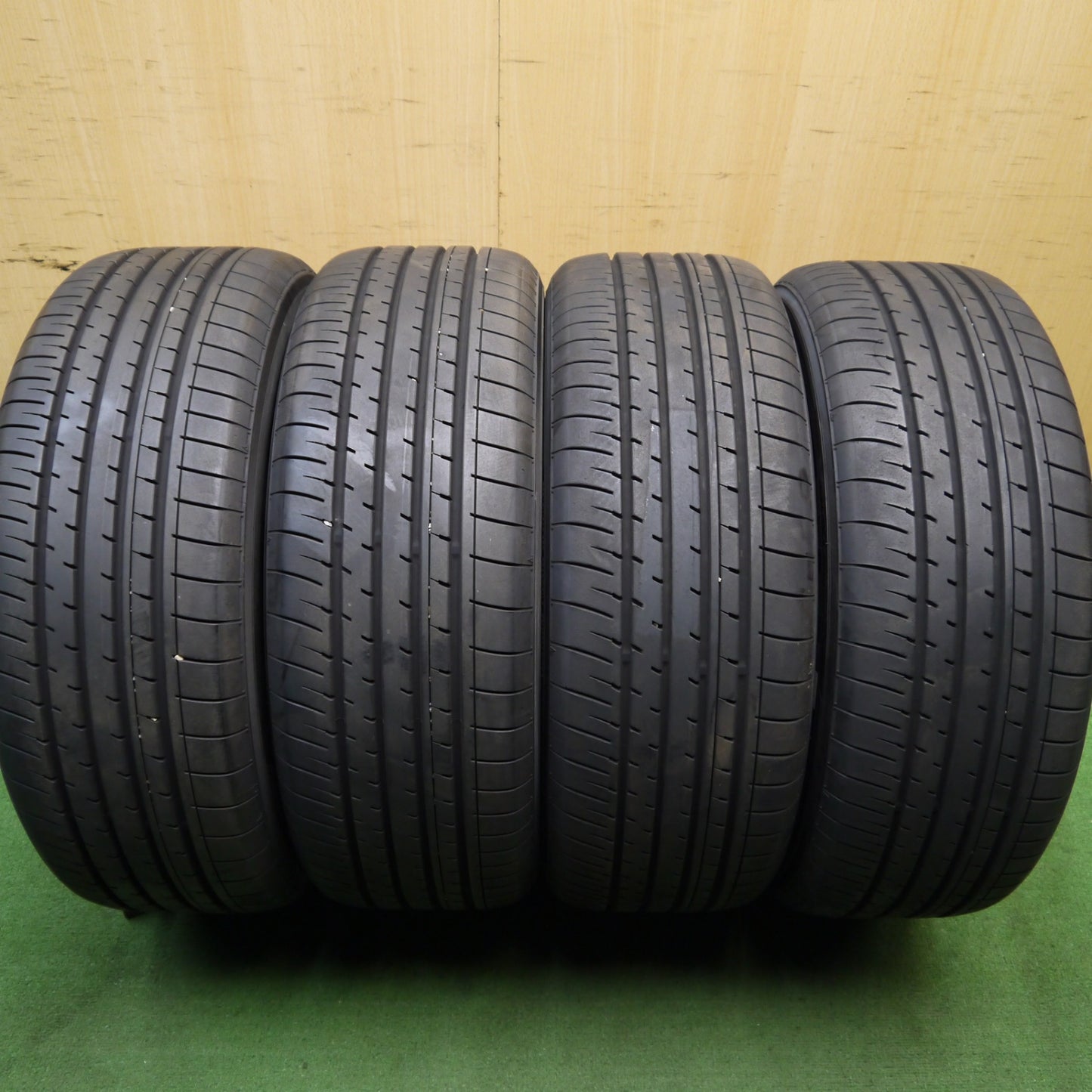 バリ溝！22年！9.5分★プリウス 等 STEINER VS5 215/50R18 ヨコハマ BluEarth-XT AE61 シュタイナー 18インチ PCD100/5H★5062507Hノ