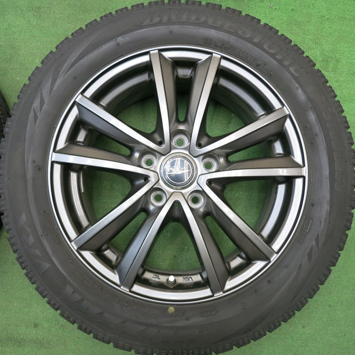 キレイ★スタッドレス 205/55R16 ブリヂストン ブリザック VRX NIRVANA NV ニルヴァーナ ニルバーナ 16インチ PCD114.3/5H★5081902HAス