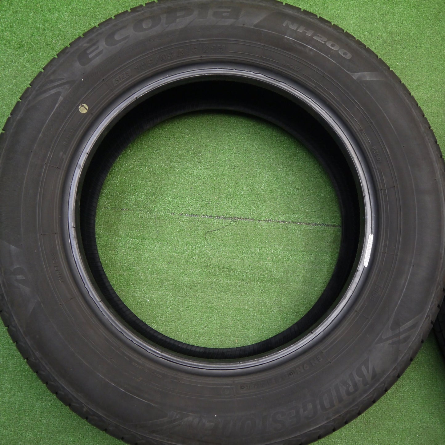 バリ溝！24年！9分★195/65R15 ブリヂストン エコピア NH200 タイヤ 15インチ プリウス ノア ヴォクシー セレナ 等★5122202Hノタ