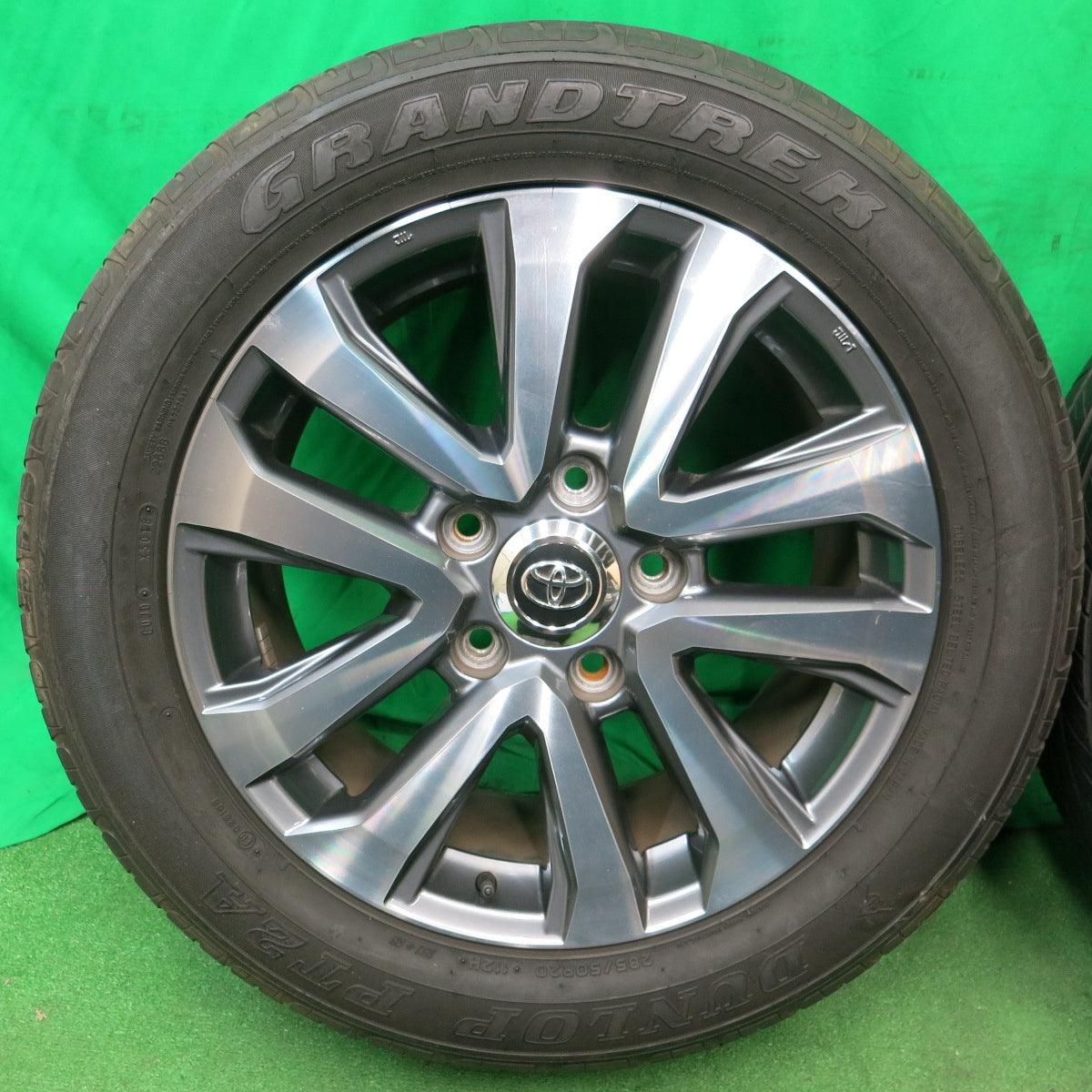 *送料無料* キレイ★トヨタ 200系 ランクル ZX 純正 285/50R20 ダンロップ PT2A グラントレック 20インチ PCD150/5H★4052204ナノ