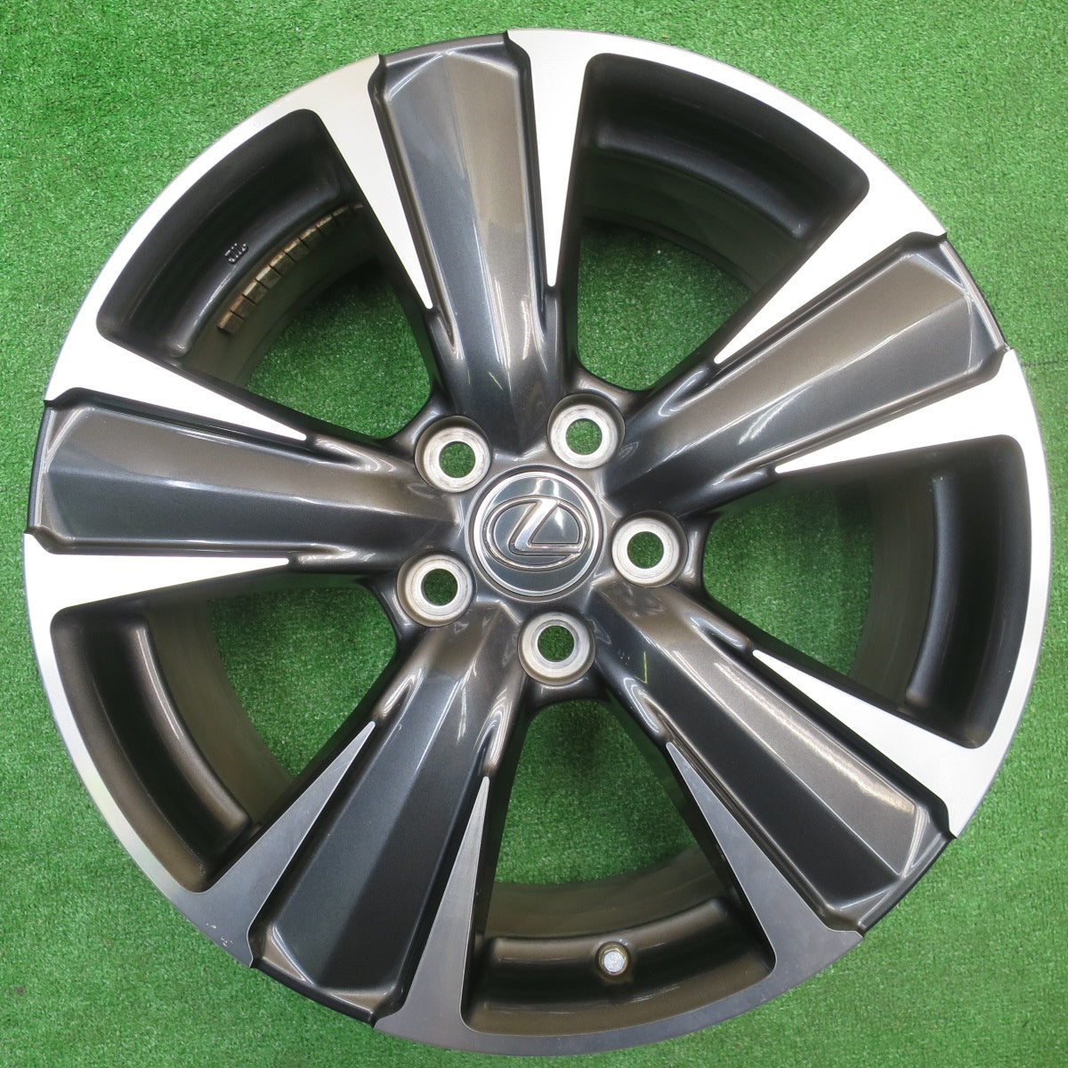 センサー付！キレイ★レクサス UX バージョンL 純正 ホイール 18インチ 18×7J PCD114.3/5H★5102401NJホ