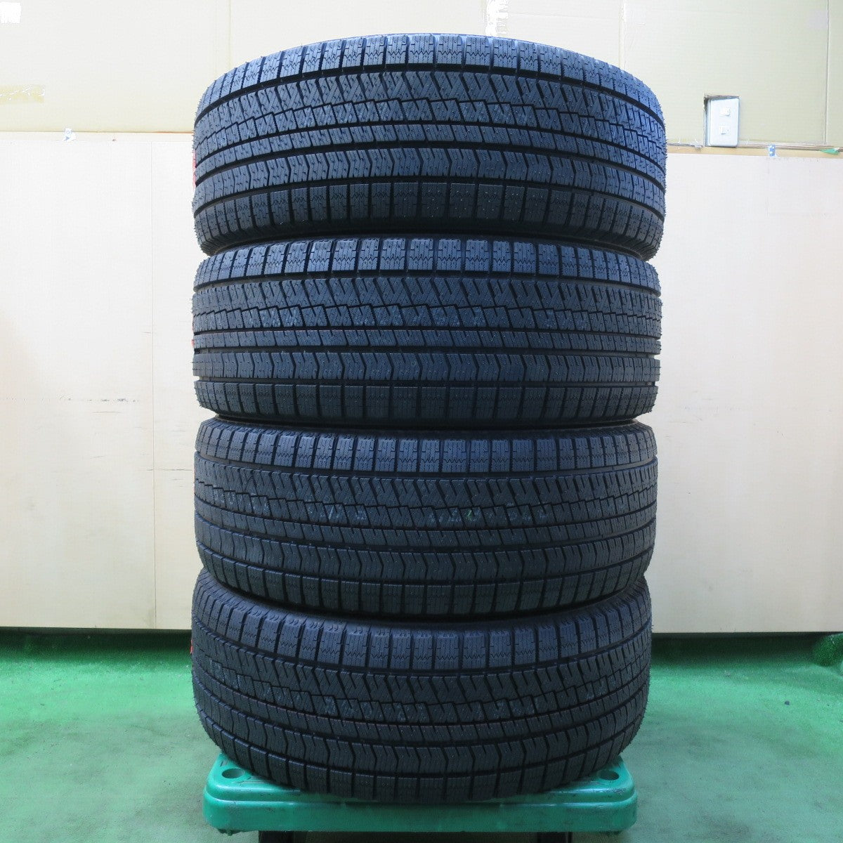 未使用！23年！センサー付★レクサス NX バージョンL 純正 235/50R20 スタッドレス ブリヂストン ブリザック RFT 20インチ PCD114.3/5H★5042107イス