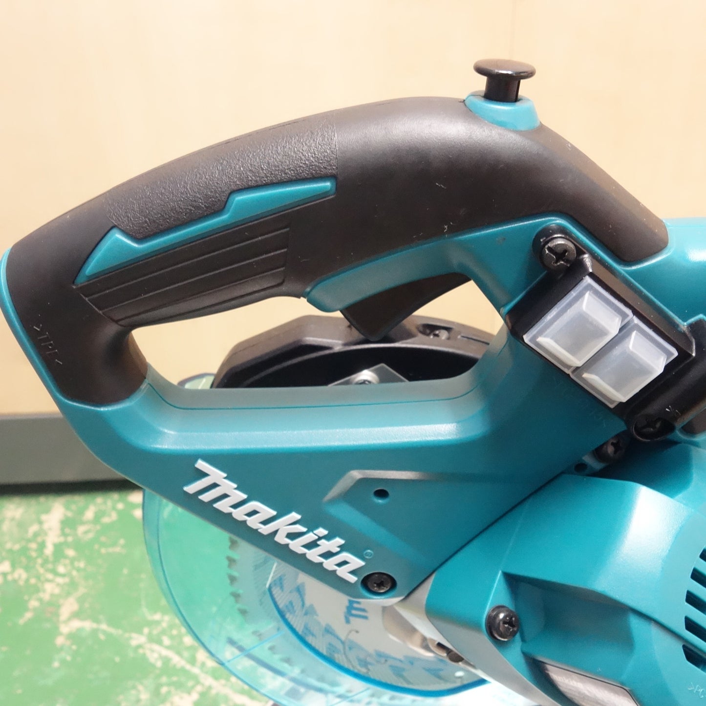 [送料無料] キレイ☆マキタ 165mm 充電式 卓上 マルノコ 18V LS600D 本体のみ 丸鋸 丸のこ 丸ノコ 切断機 電動 工具☆