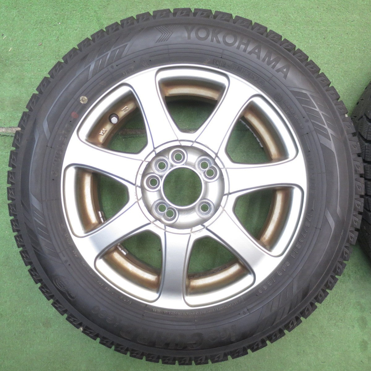 バリ溝！24年！9.5分★スタッドレス 175/70R14 ヨコハマ アイスガード iG60 社外 アルミ PCD100/4H 5H マルチ★6051101NJス