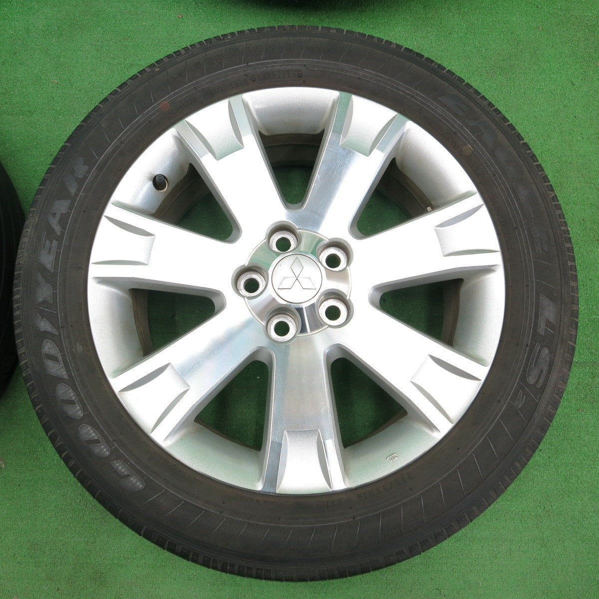 *送料無料* キレイ★三菱 デリカ D:5 純正 225/55R18 グッドイヤー イーグル LS2 18インチ D5 PCD114.3/5H★4053101ナノ