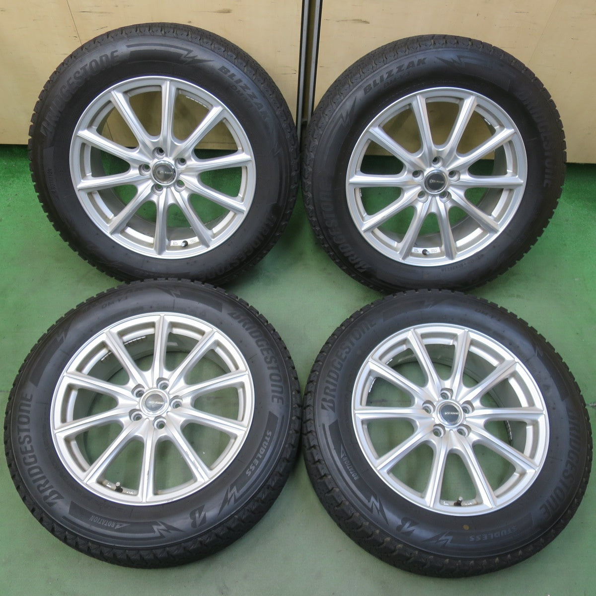 4本価格！23年◎XV フォレスター 等 225/60R17 スタッドレス ブリヂストン ブリザック DM-V3 ECO FORME エコフォルム 17インチ PCD100/5H◎6101603イス