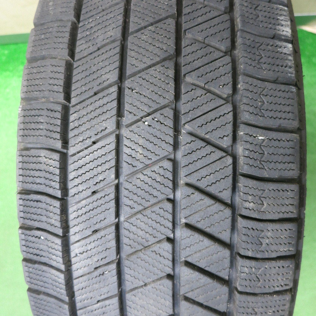 バリ溝！21年！9分！1本★スタッドレス 195/55R16 ブリヂストン ブリザック VRX3 タイヤ 16インチ フィールダー プリウス CR-Z 等★5011602NJスタ