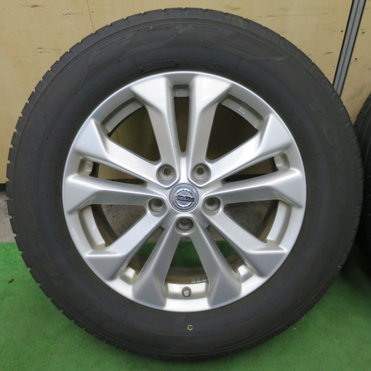 バリ溝！9.5分★日産 T32 エクストレイル 純正 225/65R17 トーヨー プロクセス CF2 SUV 17インチ PCD114.3/5H★6021104ナノ