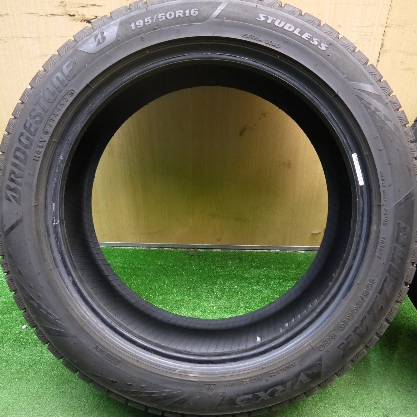 バリ溝！22年！9.5分★スタッドレス 195/50R16 ブリヂストン ブリザック VRX3 タイヤ 16インチ ロードスター スイフトスポーツ 等★5052601Hスタ