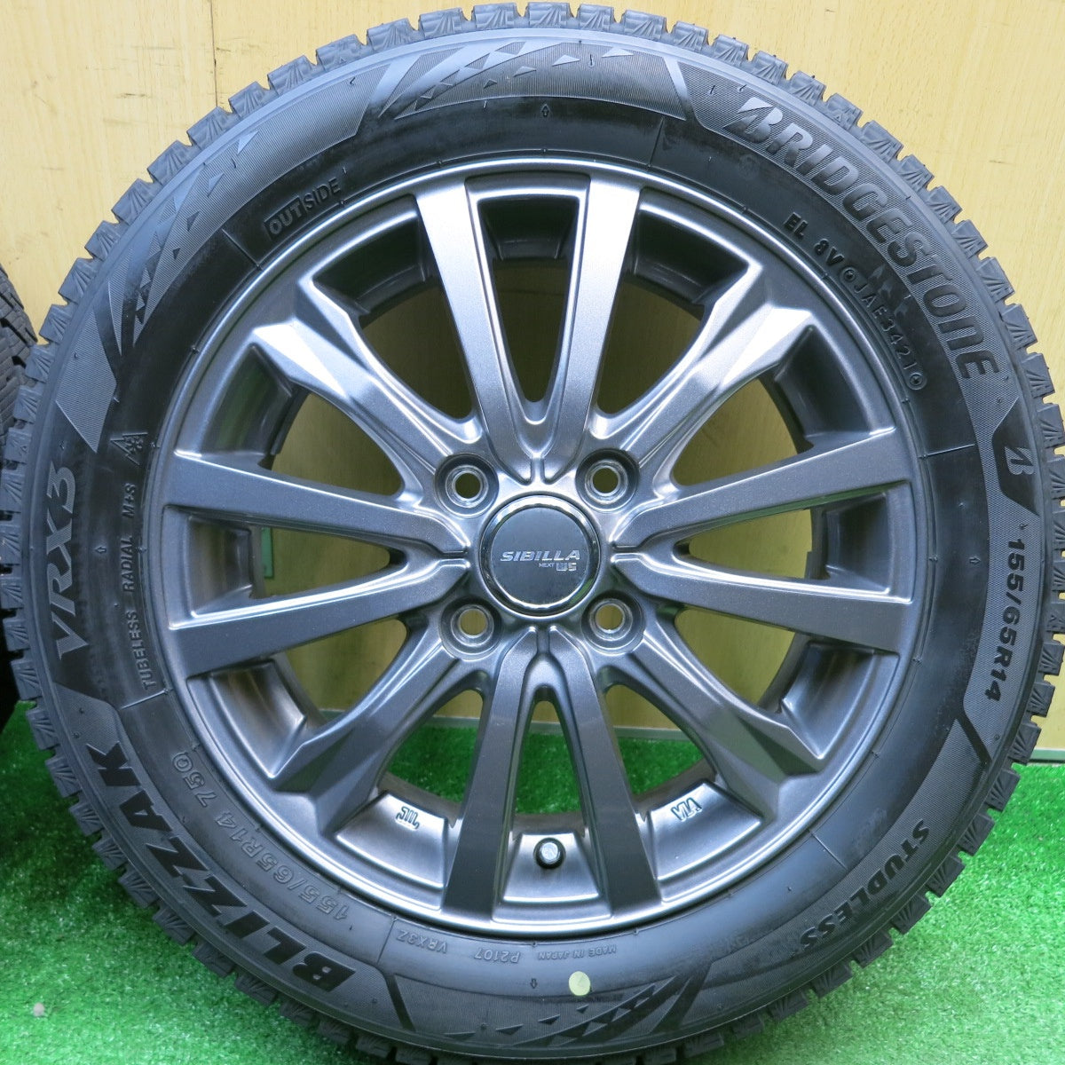 バリ溝！21年！キレイ！8.5分☆スタッドレス 155/65R14 ブリヂストン