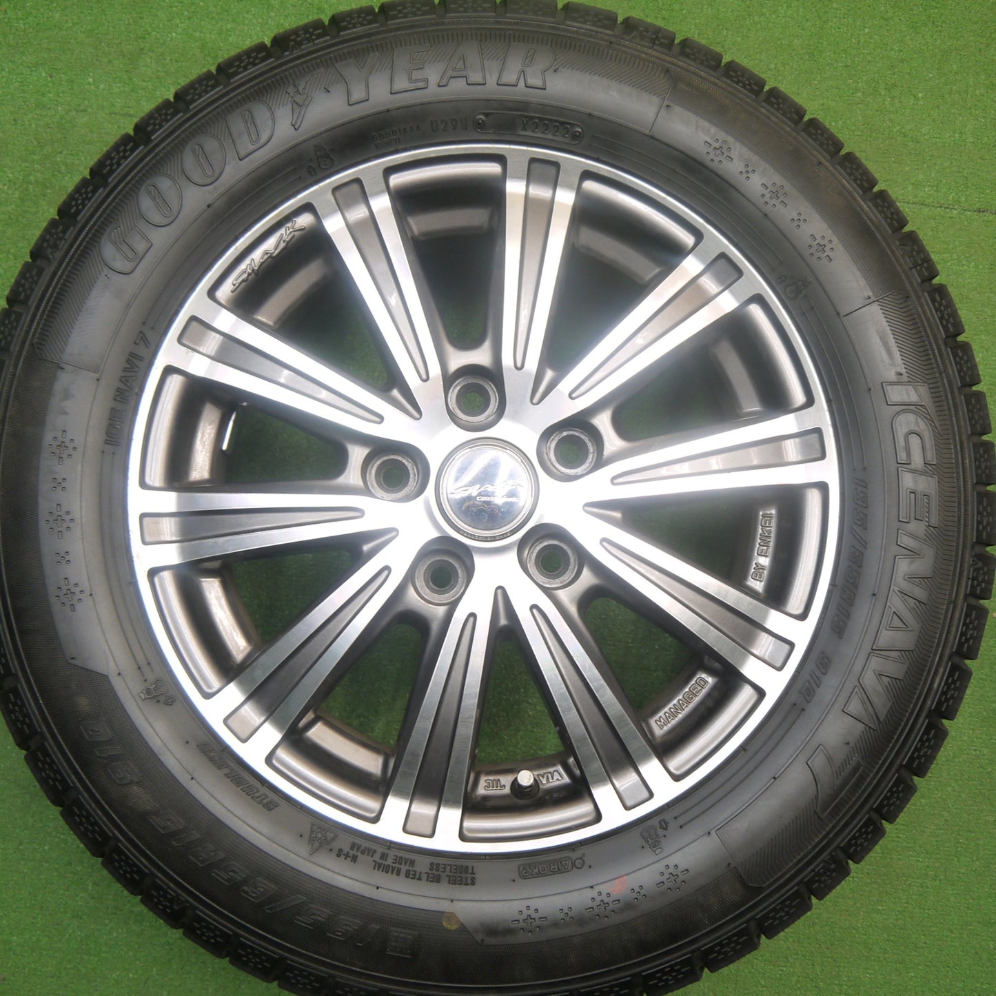 バリ溝！22年！ほぼ10分★スタッドレス 195/65R15 グッドイヤー アイスナビ7 SMACK SPARROW ENKEI スマック スパロー エンケイ 15インチ PCD114.3/5H★5122405Hス