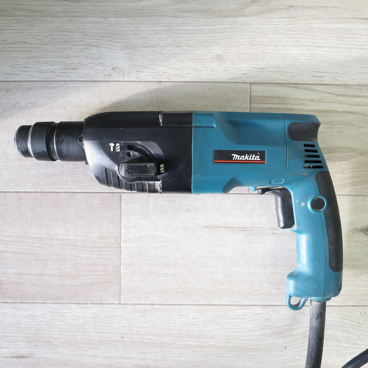 [送料無料] 付属品付き◇マキタ 24mm ハンマドリル HR2440 電動 工具 ハンマードリル makita 100V コード式◇