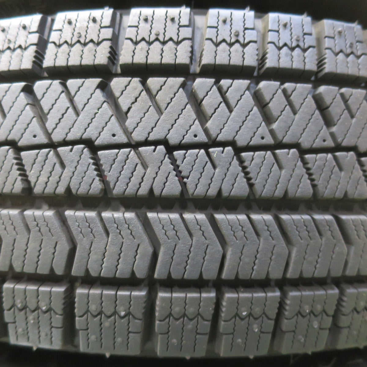 バリ溝！22年！キレイ！9.5分◎スタッドレス 175/70R14 ブリヂストン ブリザック VRX2 BALMINUM DS-M バルミナ 14インチ PCD100/4H◎6100704イス