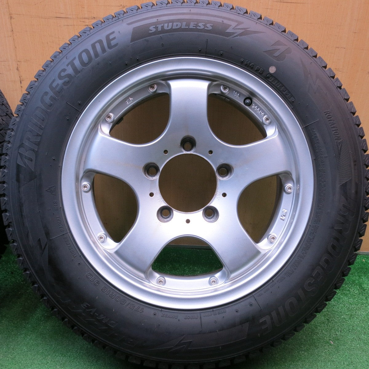 4本価格★スタッドレス 175/80R16 ブリヂストン ブリザック DM-V3 社外 アルミ 16インチ PCD139.7/5H★6022806HAス