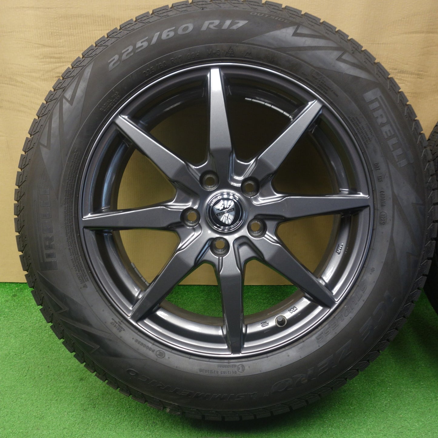 バリ溝！25年！キレイ！9.5分以上★スタッドレス 225/60R17 ピレリ アイスゼロ アシンメトリコ ESTROSA EST-8S エステローザ 17インチ PCD114.3/5H★6050201KTス