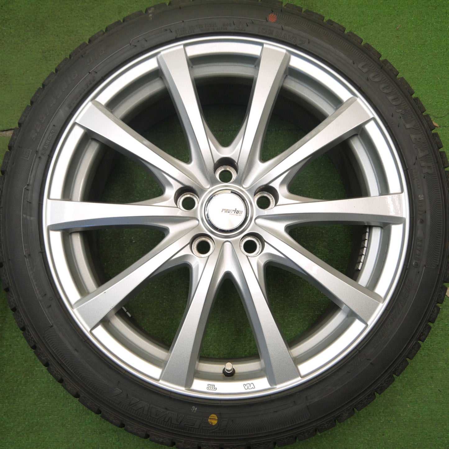 [送料無料] バリ溝！キレイ！9.5分★スタッドレス 225/45R18 グッドイヤー アイスナビ7 ravrion RS01 ラブリオン 18インチ PCD114.3/5H★5031808Hス