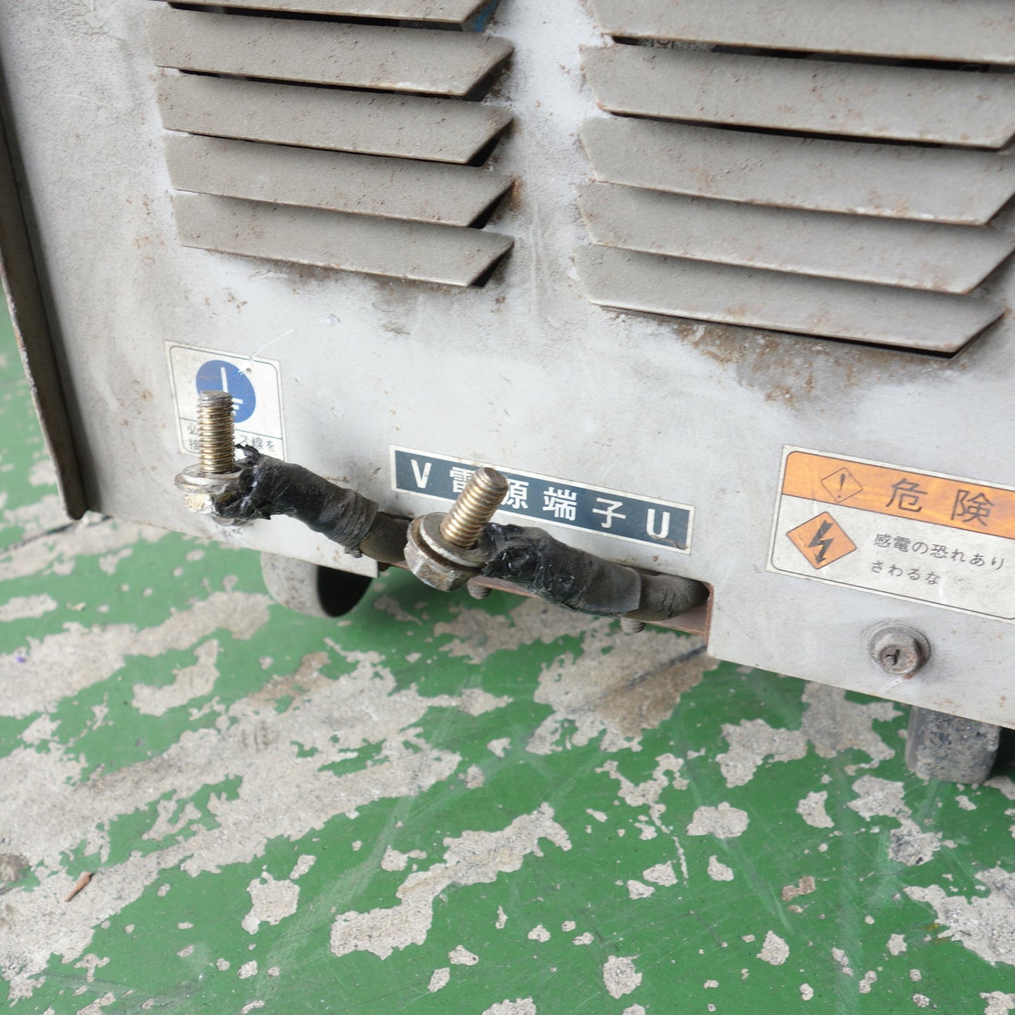 [送料無料] ◆DAIDEN 交流 アーク 溶接機 BS-250M-3 K-3M9 200V 自動電撃防止装置内蔵型 ダイヘン 大阪電気 現状品◆