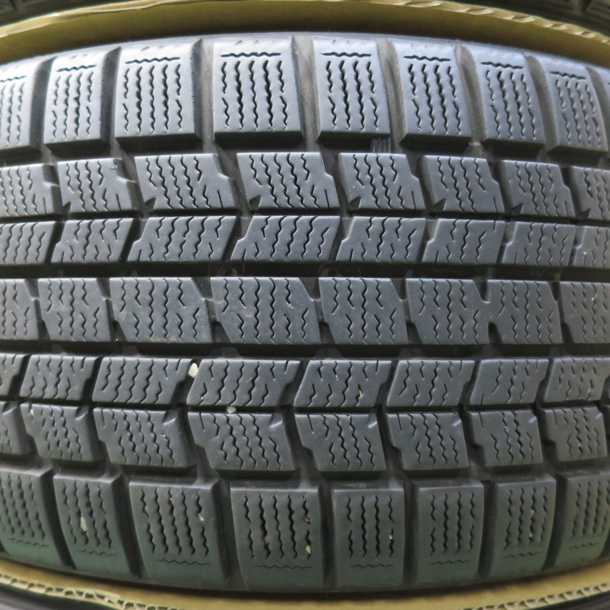 バリ溝！8.5分★ボルボ 等 VST RS 225/45R18 スタッドレス ダンロップ DSX-2 18インチ PCD108/5H★5040906イス
