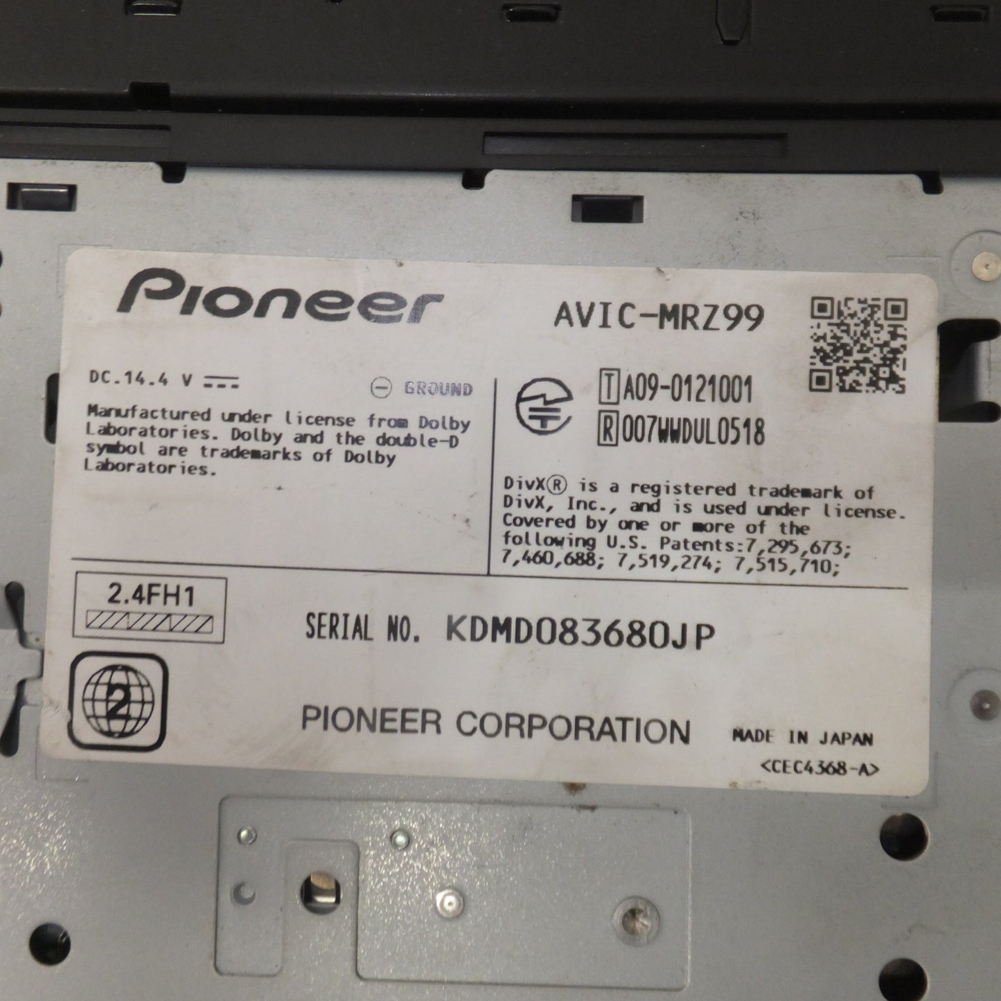 [送料無料] ★カロッツェリア carrozzeria AV一体型メモリーナビゲーション 楽ナビ AVIC-MRZ99[51]★