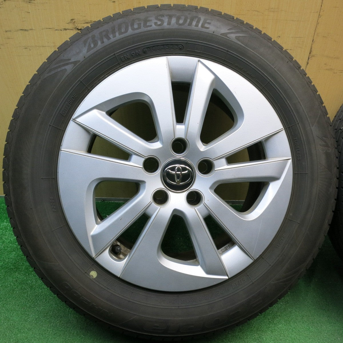 バリ溝！23年！8.5分★トヨタ 50系 プリウス 純正 195/65R15 ブリヂストン エコピア NH100 15インチ PCD100/5H★5051403TNノ
