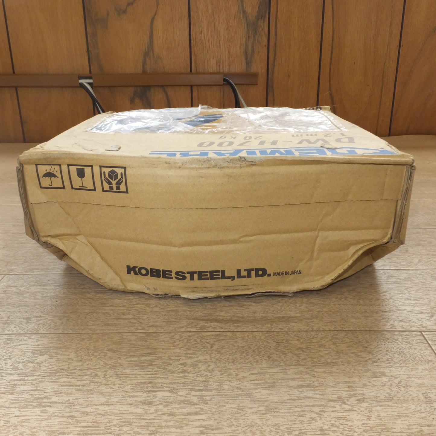 [送料無料] 未使用★神戸製鋼所 コベルコ KOBELCO PREMIARC 硬化肉盛溶接用フラックス入りワイヤ DW-H700 1.2mm 20kg(2)★