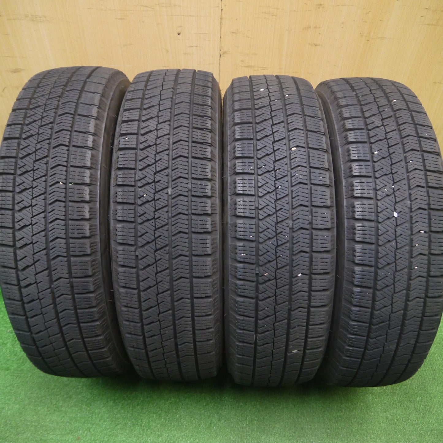 [送料無料] キレイ！22年★スタッドレス 155/65R14 ブリヂストン ブリザック VRX2 Zmeist VS-8 14インチ PCD100/4H★4111101Hス