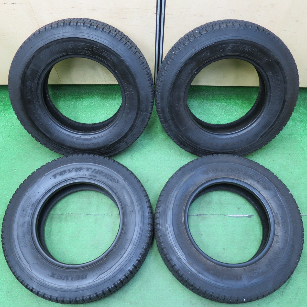 *送料無料* バリ溝！23年！9分★トラック タイヤ 195/85R16 114/112N スタッドレス トーヨー デルベックス M935 16インチ★4090308イスタ