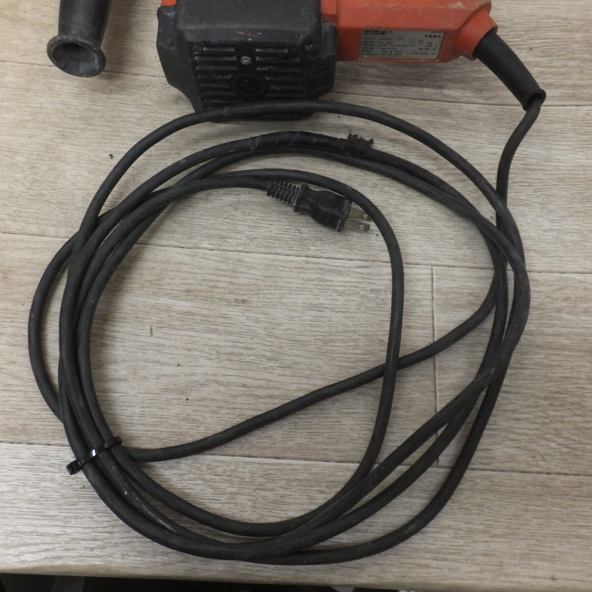★ヒルティ HILTI ロータリーハンマードリル TE24　100V 740W 50/60Hz★