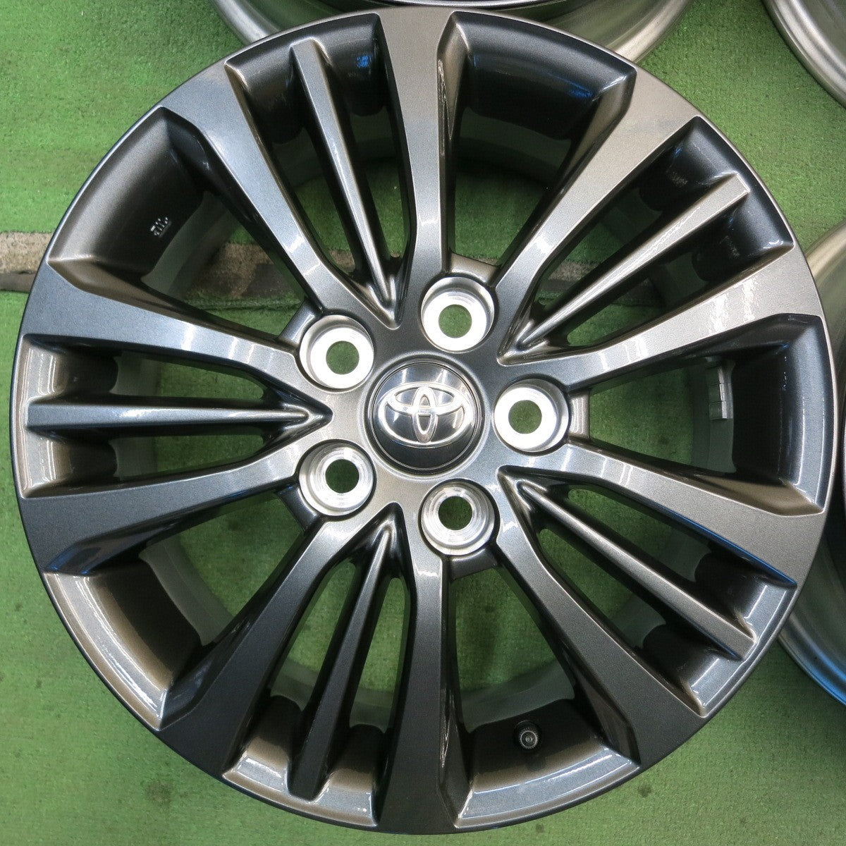 新車外し◎トヨタ 90系 ノア ヴォクシー 純正 ホイール 16インチ 16×6J PCD114.3/5H◎6082201HAホ