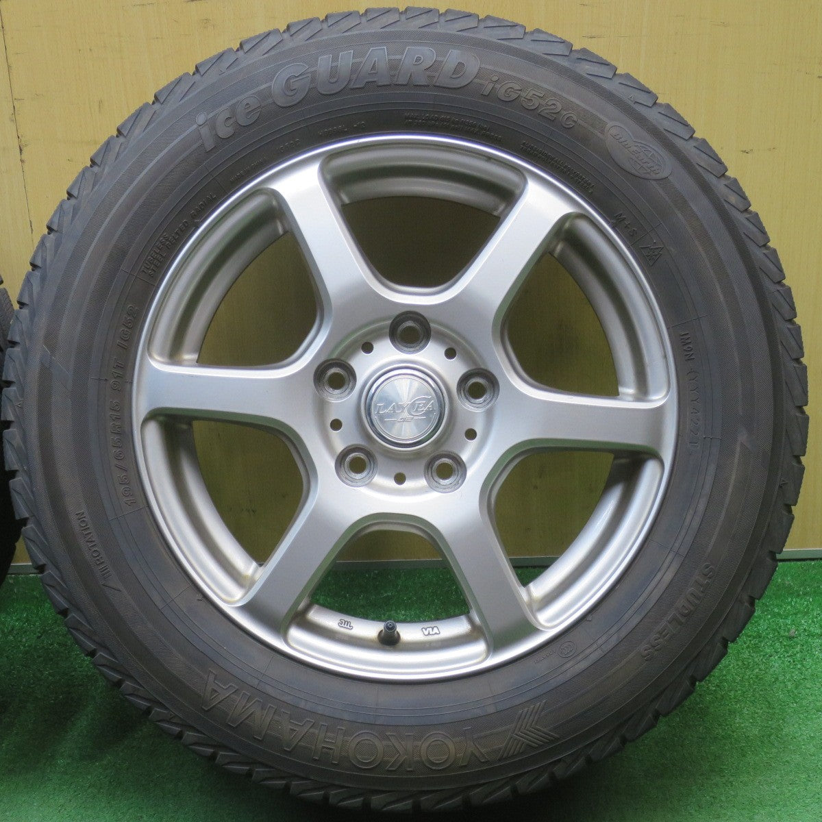 バリ溝！8.5分★スタッドレス 195/65R15 ヨコハマ アイスガード iG52C LAYCEA 02 レイシア 15インチ PCD114.3/5H★6050801NJス